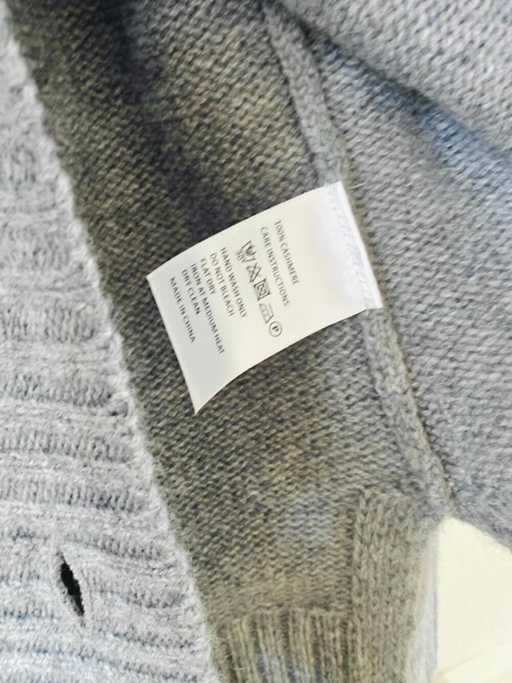 NWT Archer Eden Boyfriend V Neck Cashmere Cardigan - Picture 5 of 5